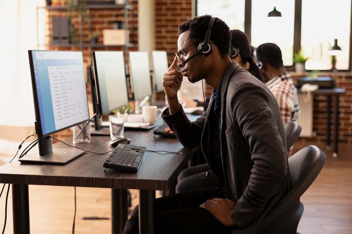 tech virtual assistant managing software support tickets